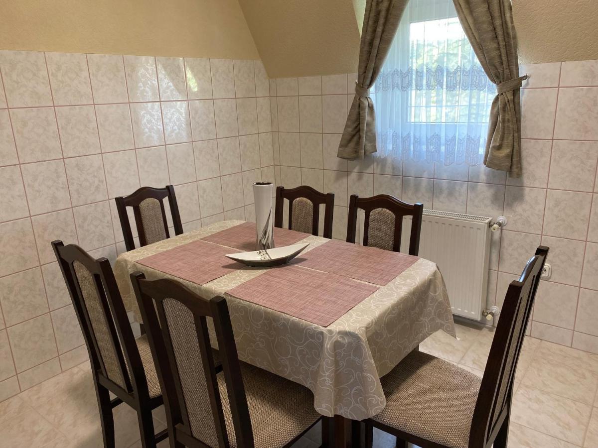 Sarga-Kek Haz Daire Vonyarcvashegy Dış mekan fotoğraf
